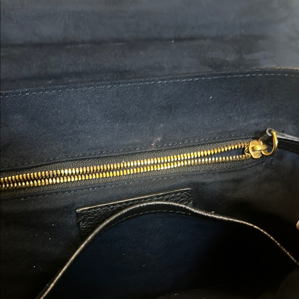 Elegant Black Leather Satchel - Picture 7 of 8